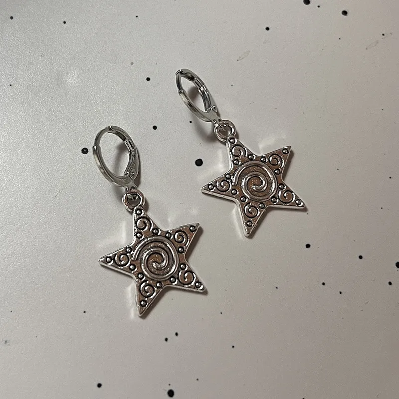 Women'S Accessories In The 90S - 여성용 빈티지 고스 실버 컬러 나선형